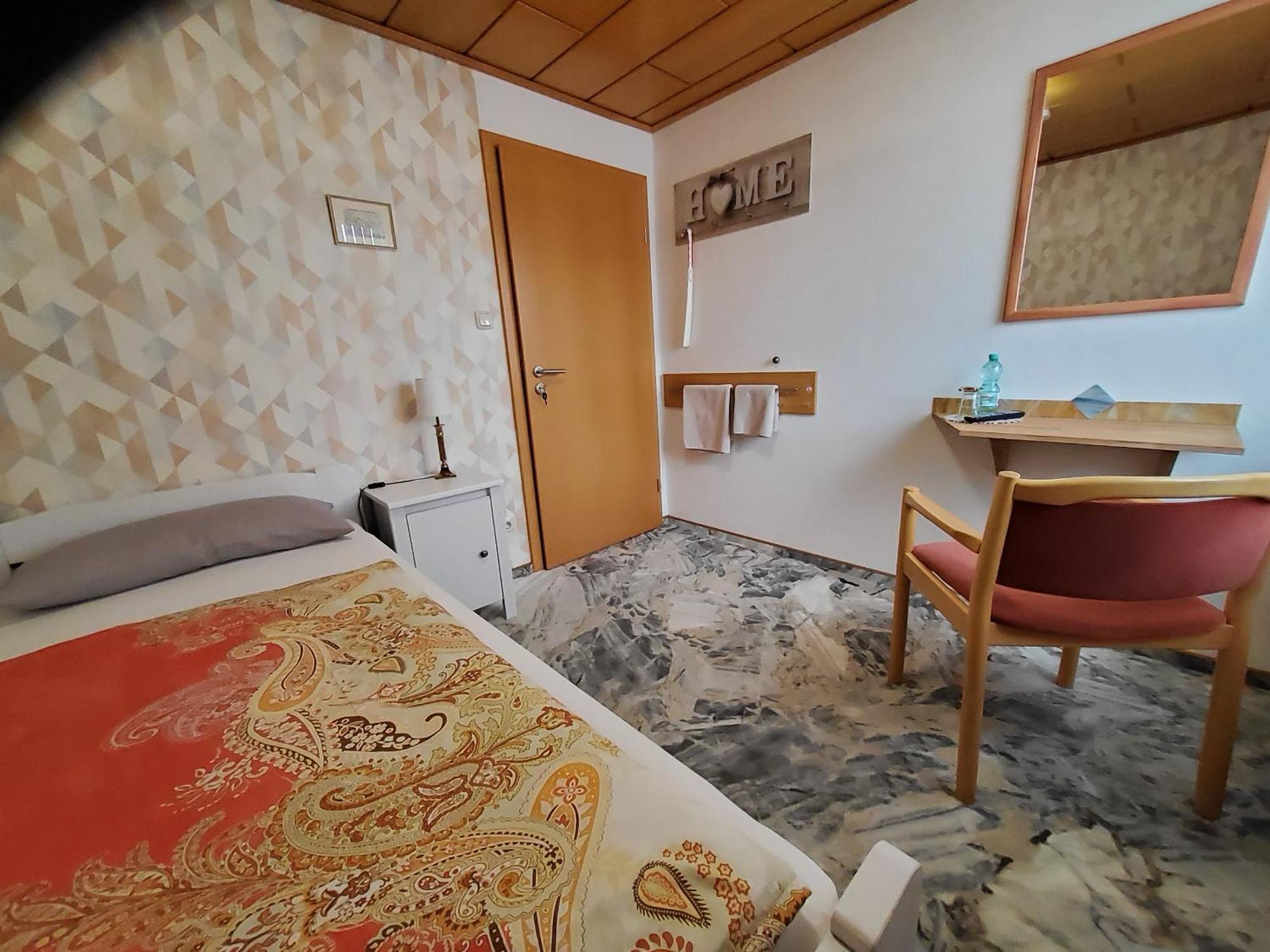 B & B Gaestehaus Schmidt Lichtenberg  Buitenkant foto