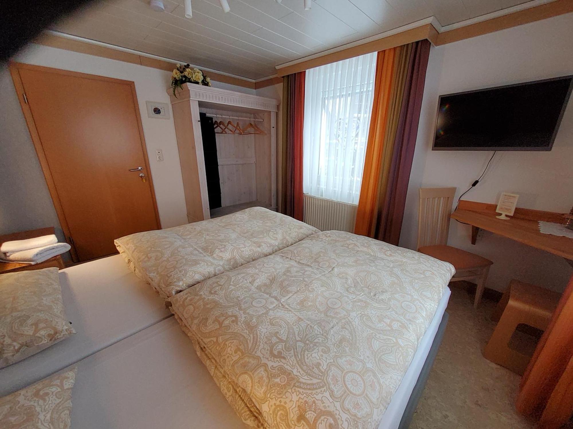 B & B Gaestehaus Schmidt Lichtenberg  Buitenkant foto